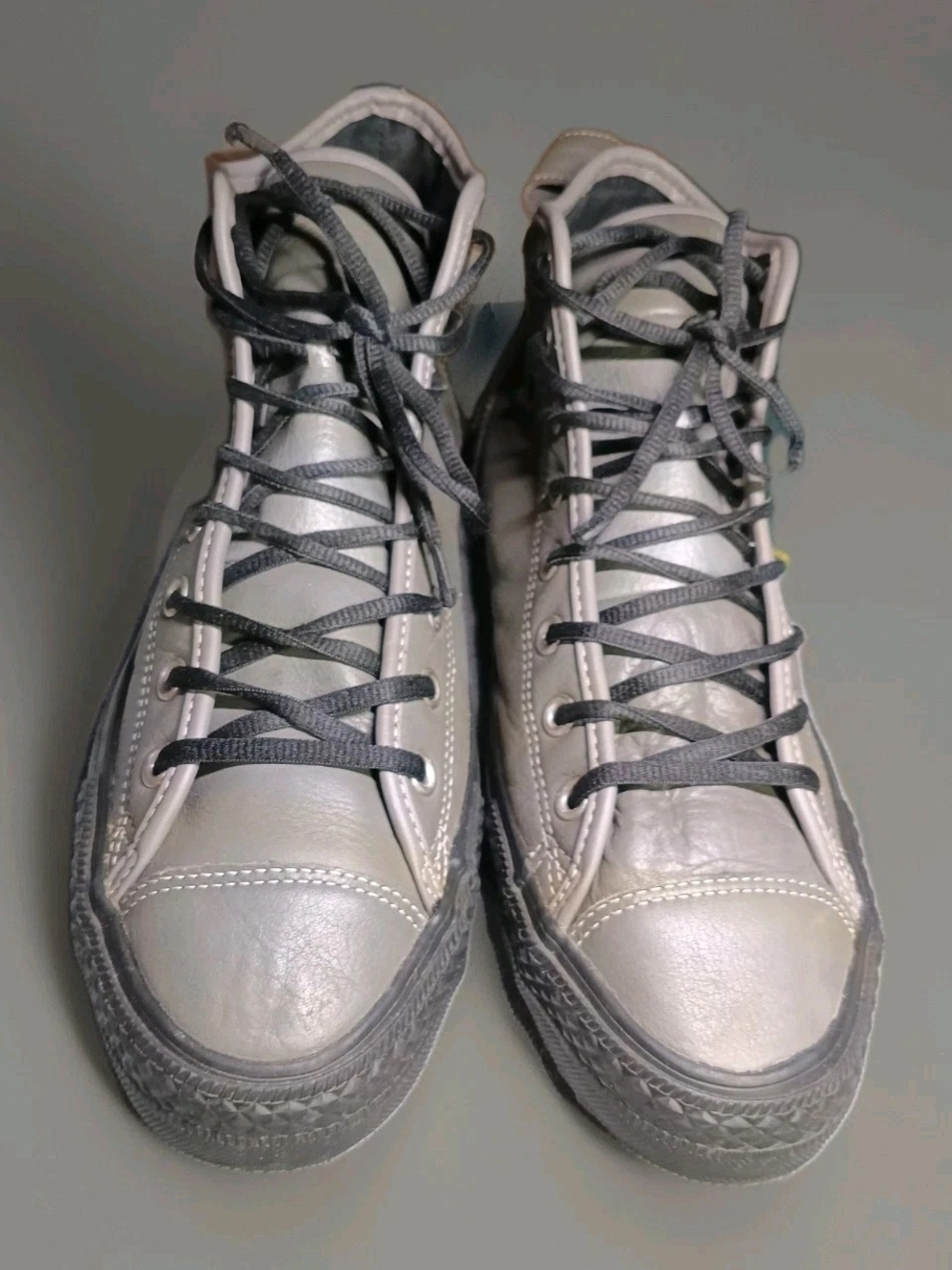 Converse All Stars Mens Size 11 Mid Hi Sneakers Gray Leather Upper & Black Soles